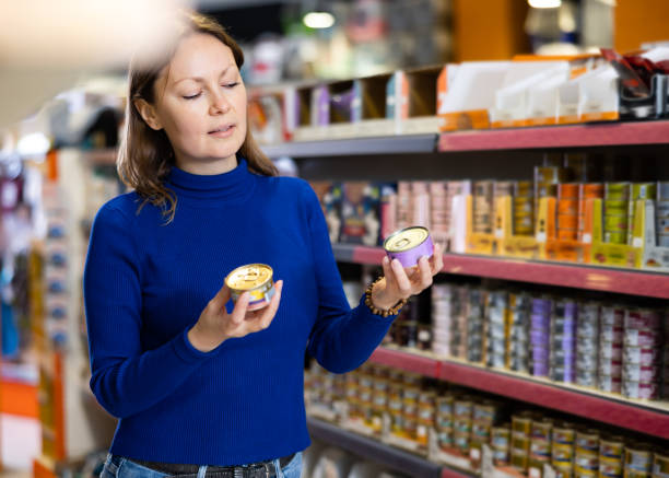 Why Today’s Cat Owners Read Labels Like Never Before