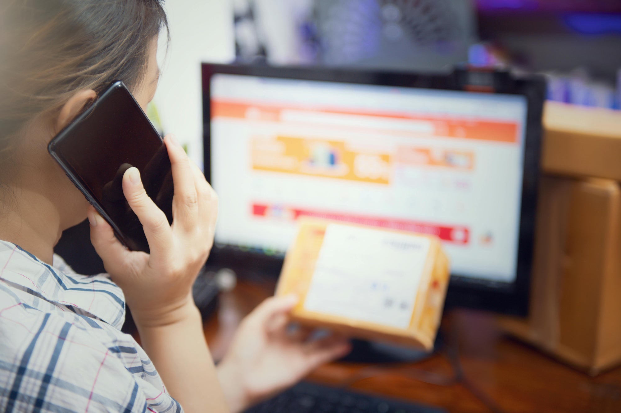 Online vs In-Store: Where Cat Parents Buy Food and Why